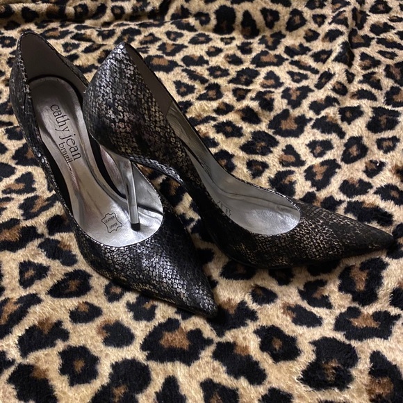 Black Metallic Snake Print Heels - Picture 1 of 4